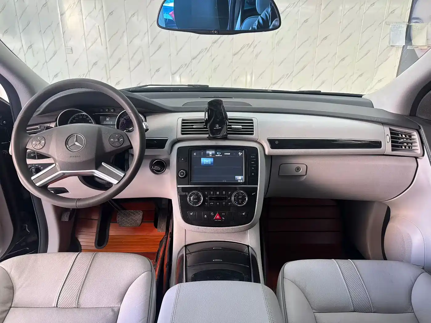 Mercedes-Benz R-Class 2015 R 320 4MATIC Luxury фото 5
