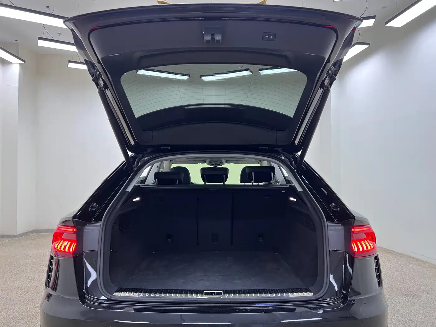 Audi Q8 2022 55 TFSI Luxury Dynamic фото 35