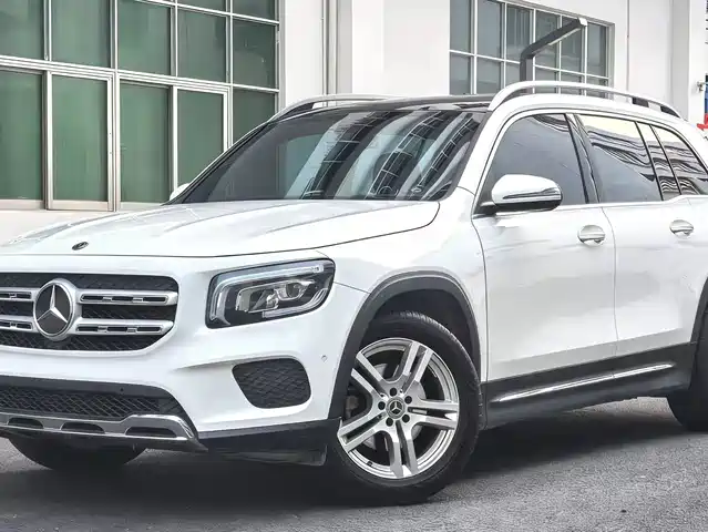 MERCEDES-BENZ GLB
