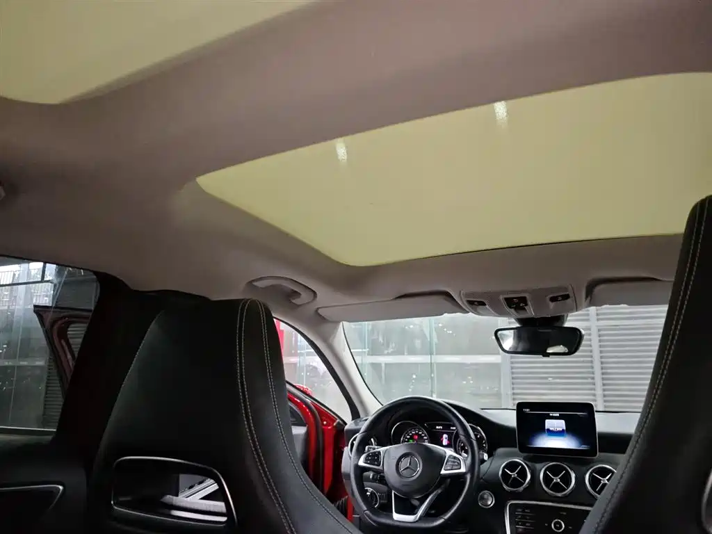 Mercedes-Benz GLA 2019 GLA 200 Dynamic фото 13
