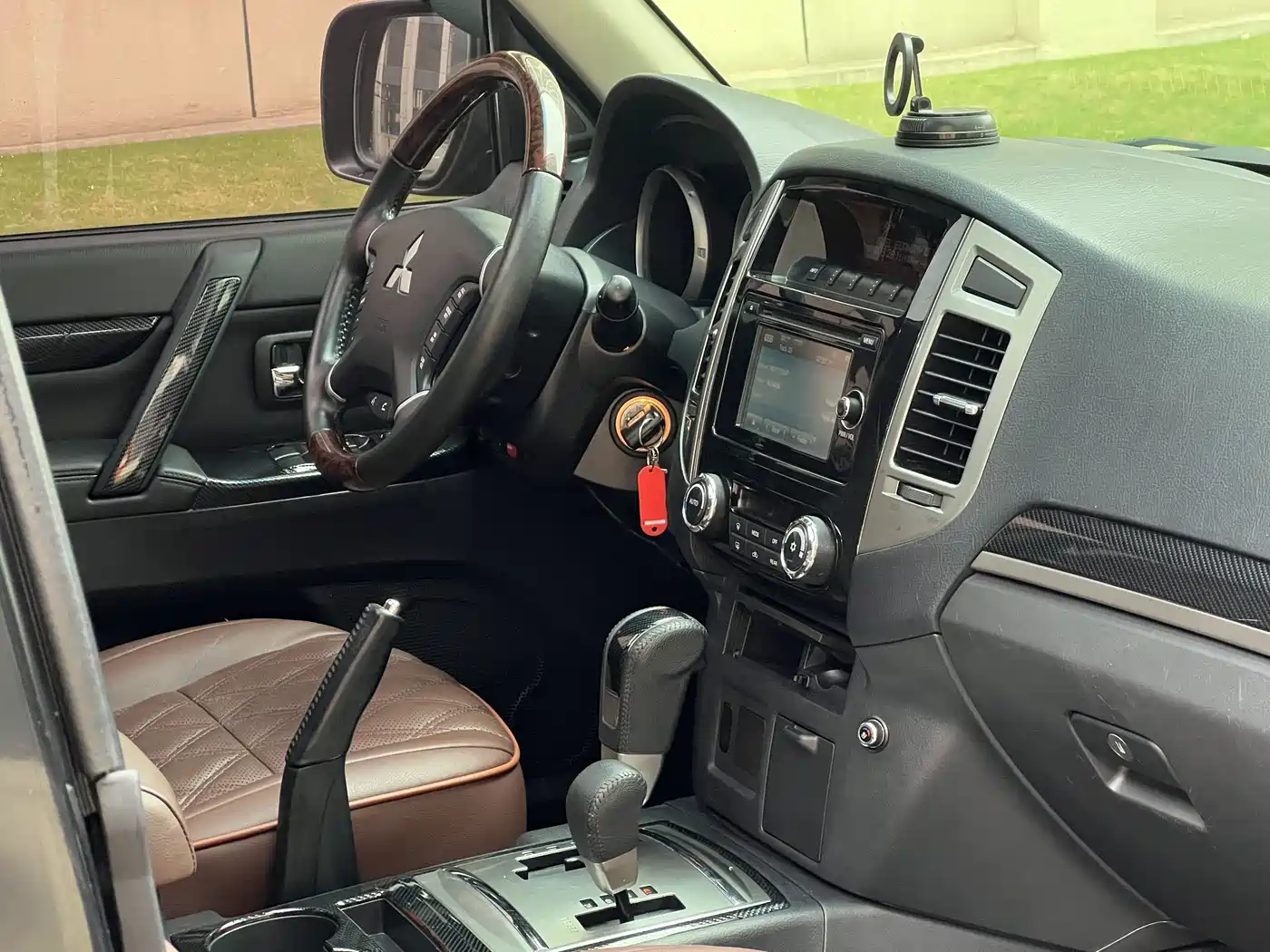 Mitsubishi Pajero (Import) 2019 3.0L Auto Luxury Version фото 12