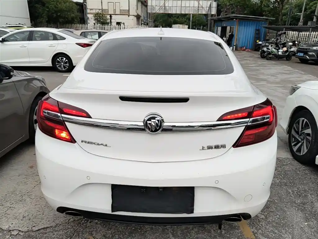Buick Regal 2015 2.0L Elite Fashion Model фото 6