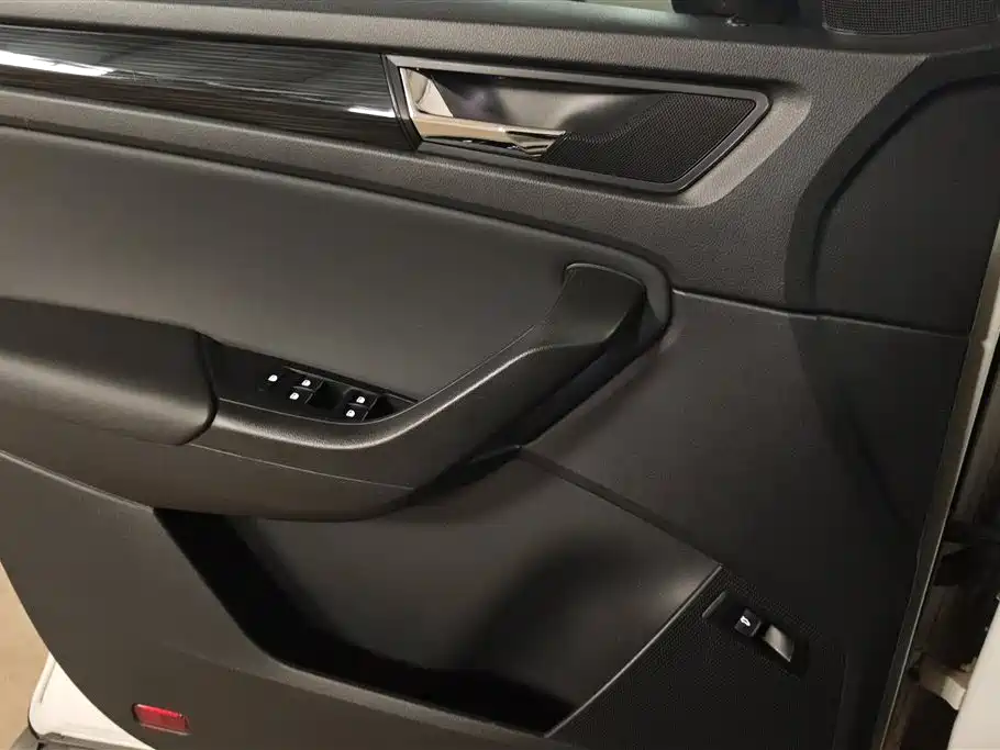 Škoda Kodiaq 2019 Facelift TSI330 7-Seater 2WD Luxury Premium Edition China V фото 7