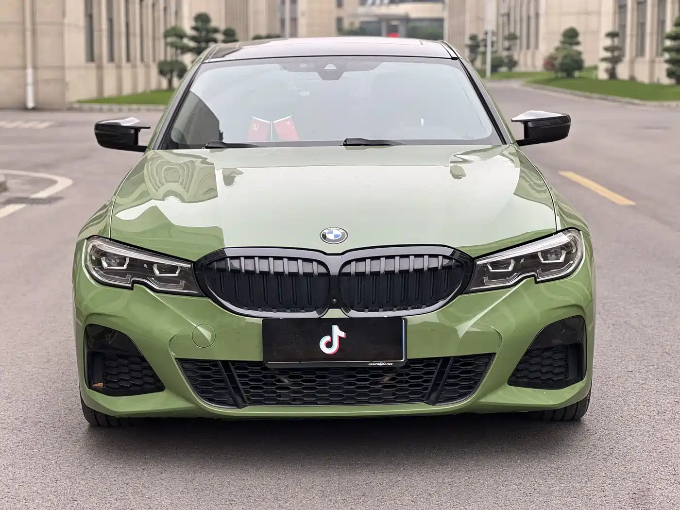 BMW 3 Series 2020 325Li M Sport Black Night Package фото 2