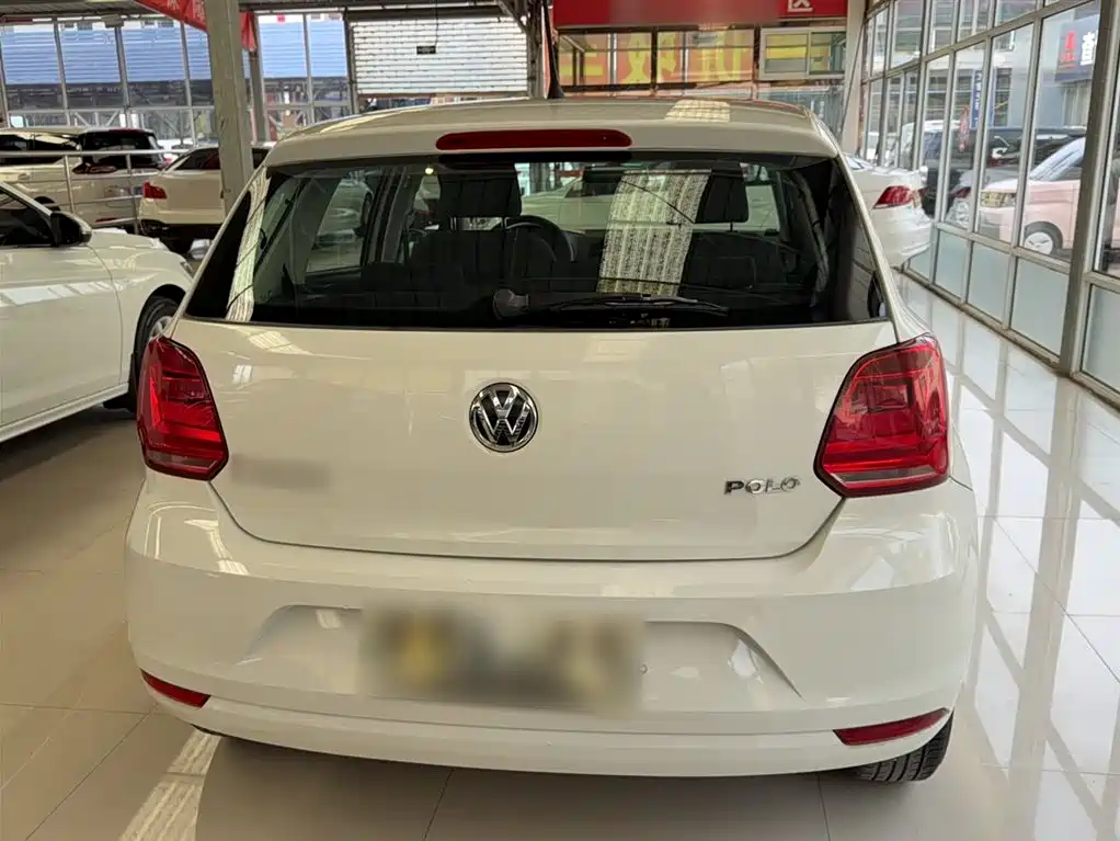 Volkswagen Polo 2016 1.4L Automatic Trend фото 5