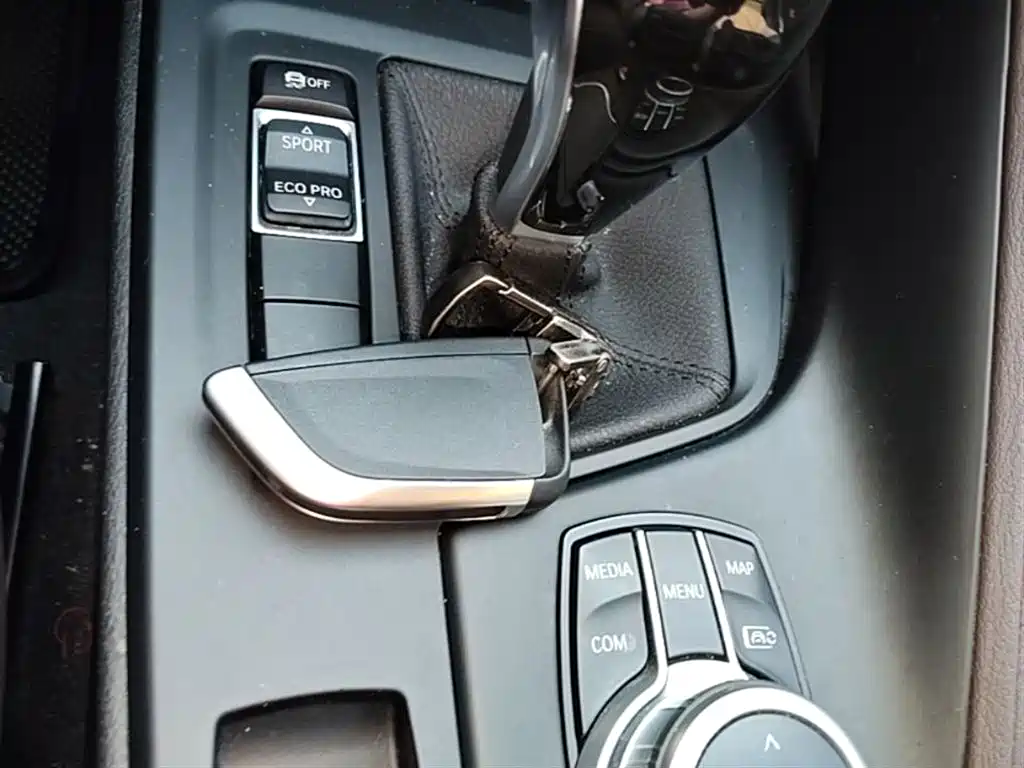 BMW X1 2021 sDrive20Li Fashion фото 9