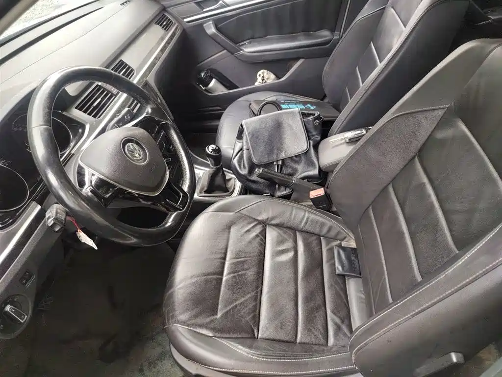 Volkswagen Bora 2016 Model 1.6L Manual Comfort фото 12