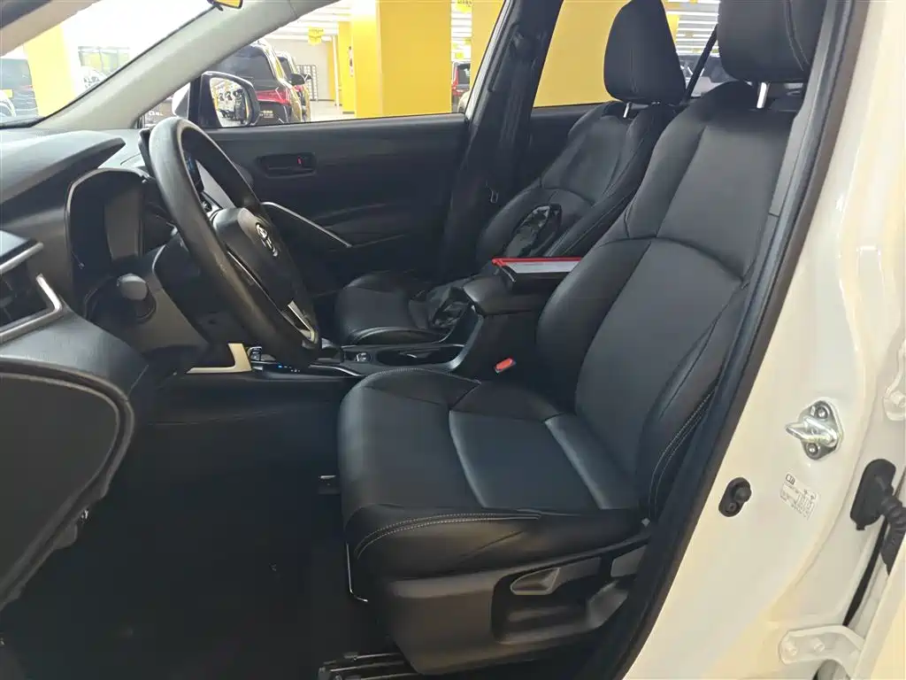 Toyota Frontlander 2024 2.0L CVT Elite Edition фото 11