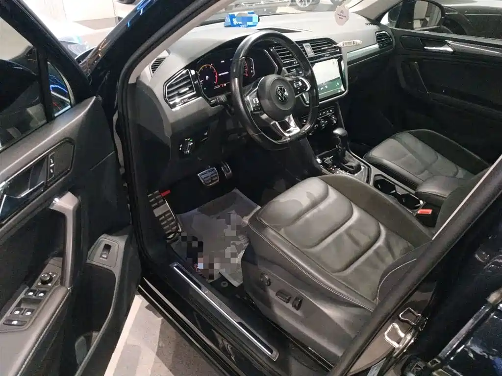 Volkswagen Tiguan L 2021 330TSI Automatic 2WD R-Line Premium фото 16