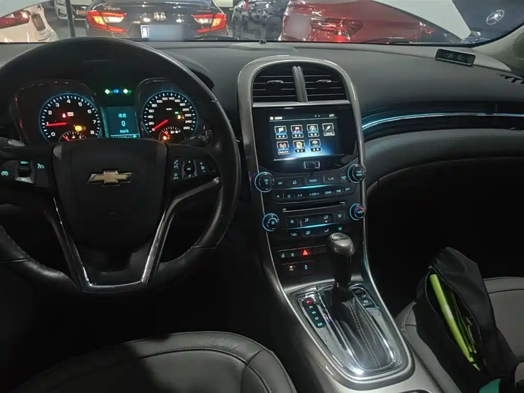 Chevrolet Malibu 2014 2.0L Automatic Luxury фото 10
