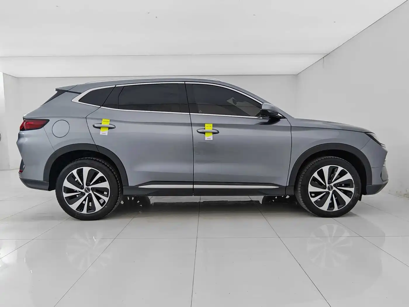 BYD Song PLUS PHEV 2023 Champion Edition DM-i 110KM Flagship PLUS фото 5