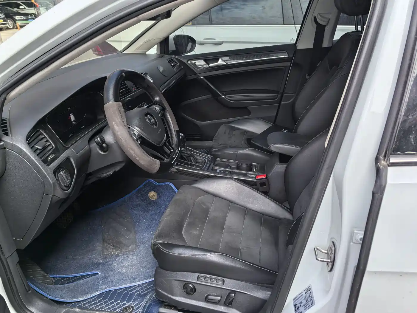 Volkswagen Golf 2020 Beloved Edition 280TSI DSG Luxury фото 7