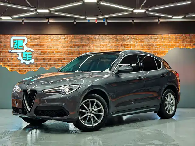  Alfa Romeo Stelvio 2017 2.0T 280HP Luxury