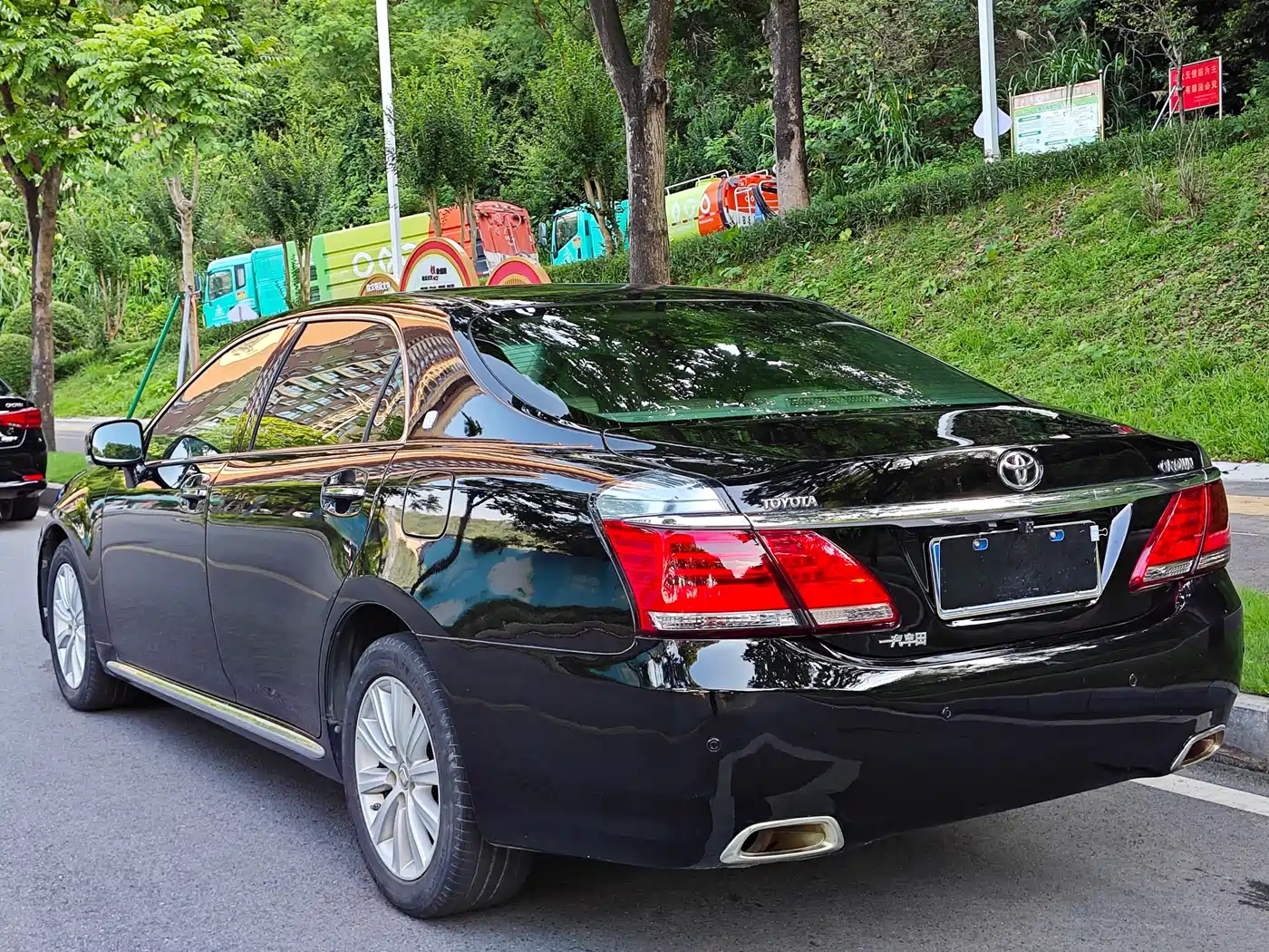 Toyota Crown 2012 2.5L Royal Leather Edition фото 13