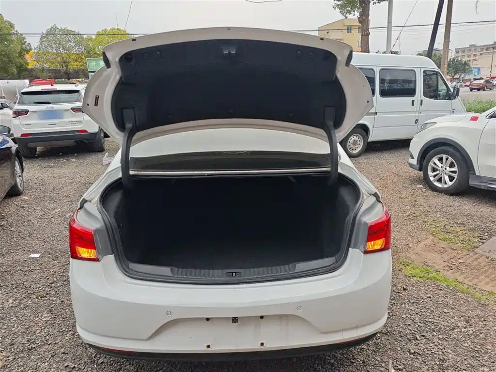 Buick Verano 2019 Sedan 15S Auto Leading фото 19