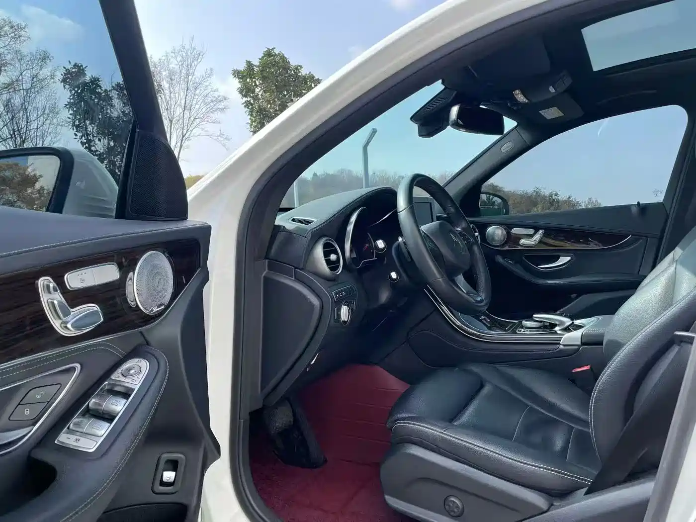 Mercedes-Benz GLC 2017 GLC 260 4MATIC Luxury фото 4