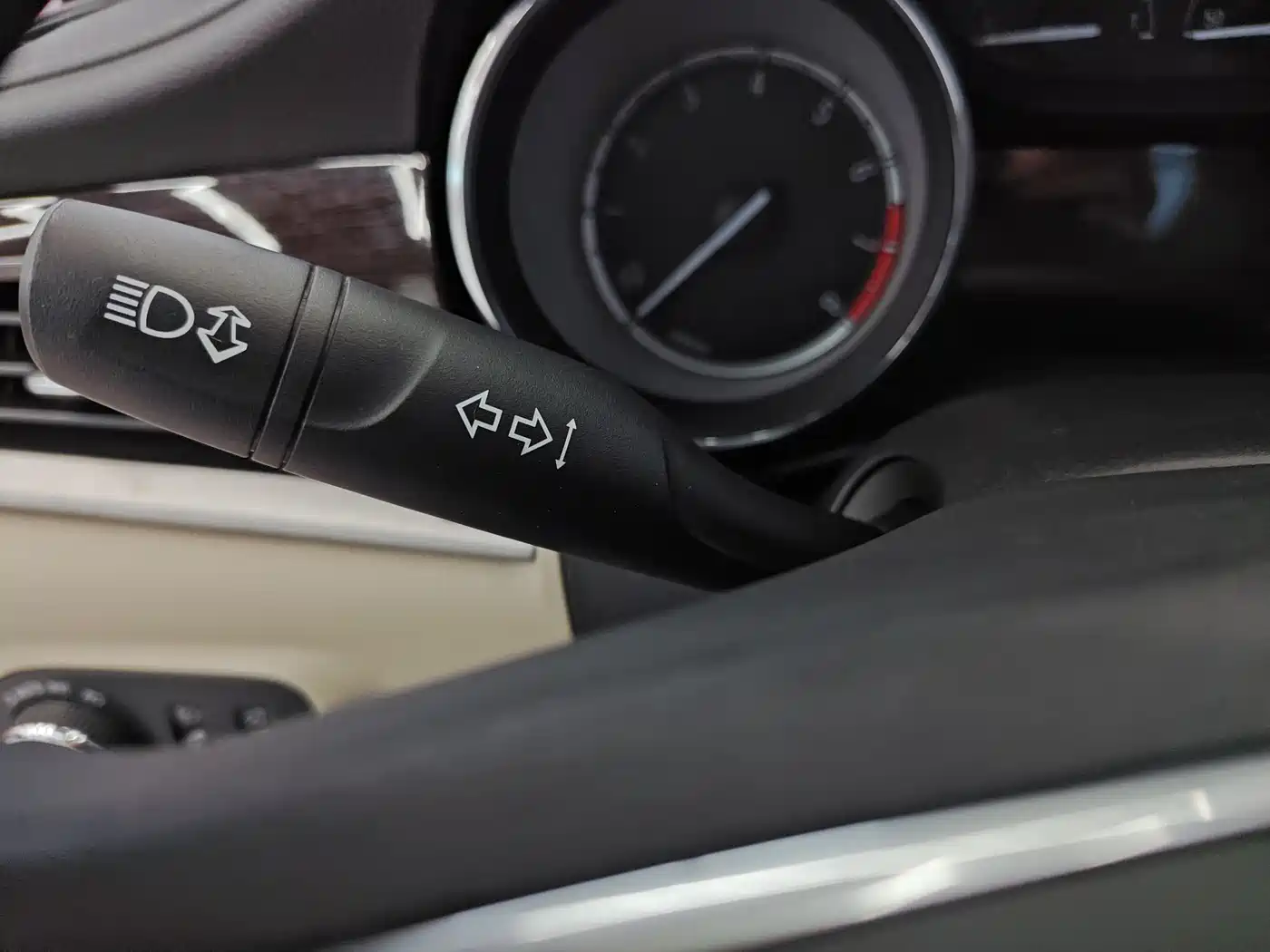 Buick Verano 2019 Sedan 15S Auto Leading фото 19