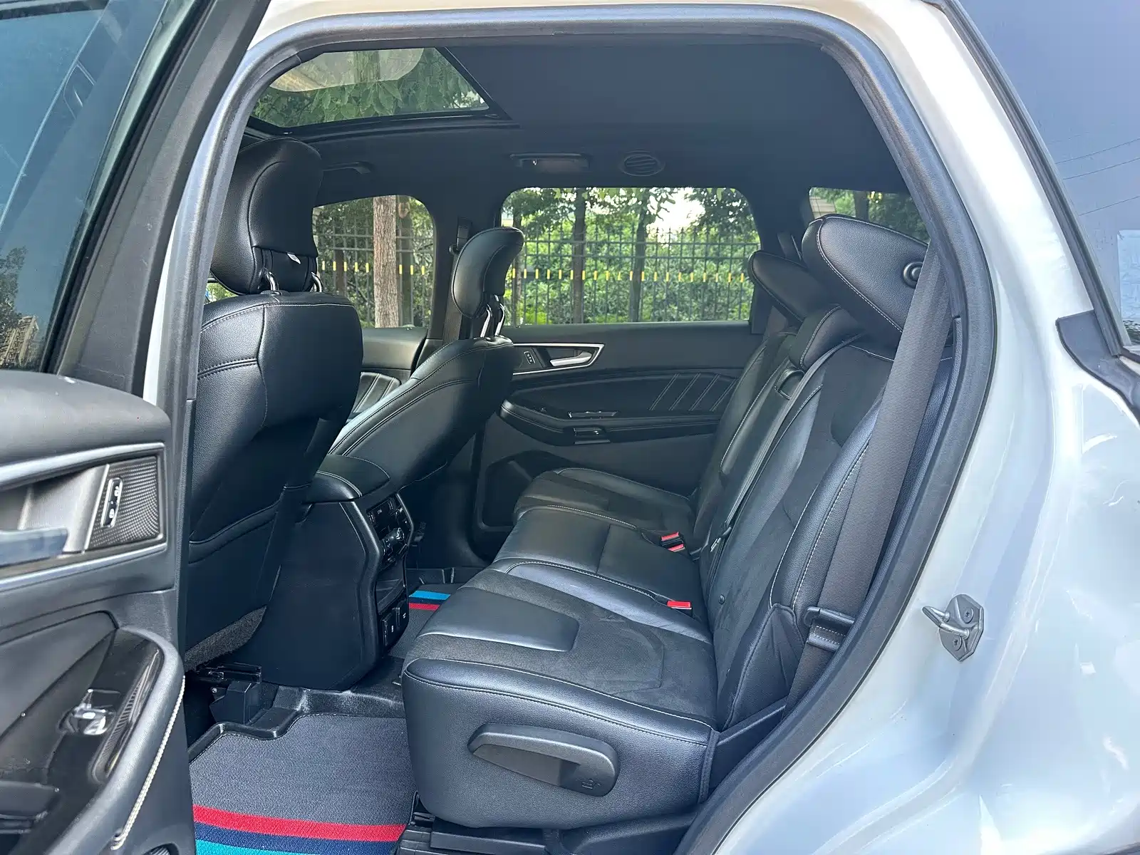 Фото 10 - Ford Edge