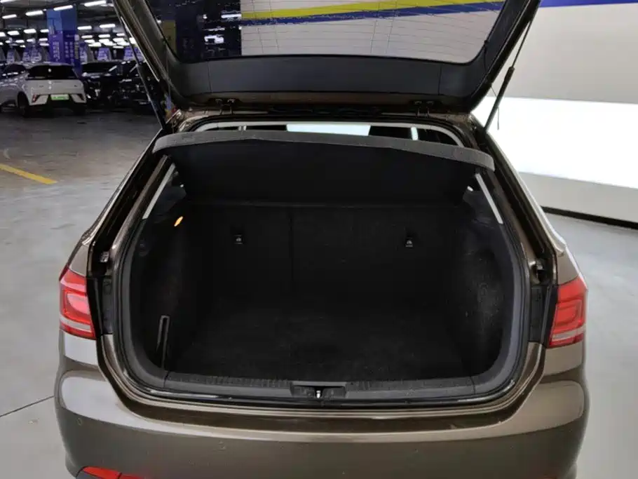 صورة 4 - Volkswagen Lavida Tour