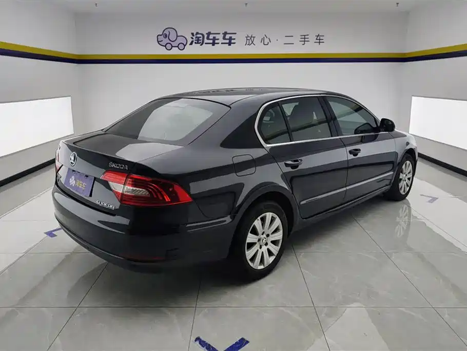 Škoda Superb 2013 1.4TSI DSG Gentleman Edition фото 3