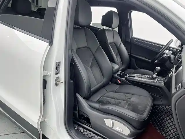 Porsche Macan 2020 Macan 2.0T фото 16