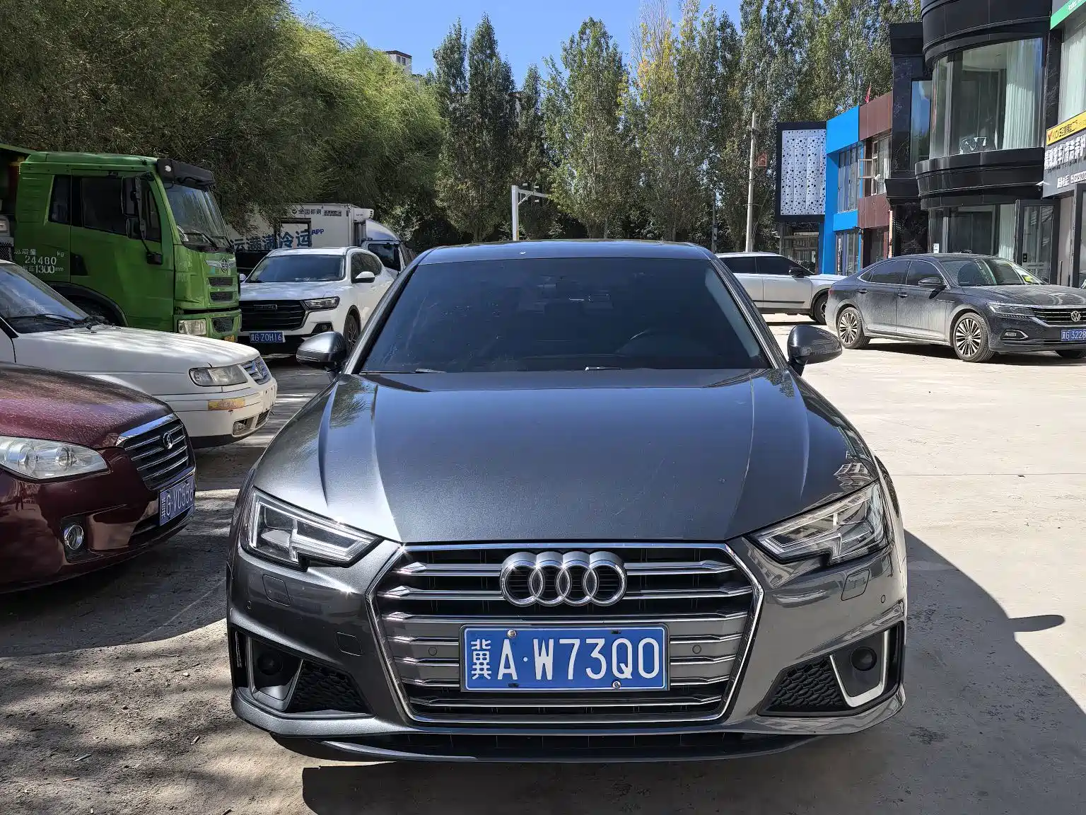 Фото 1 - Audi A4L