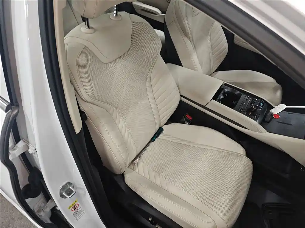 BYD Qin L 2024 DM-i 120KM Excellence Model фото 25