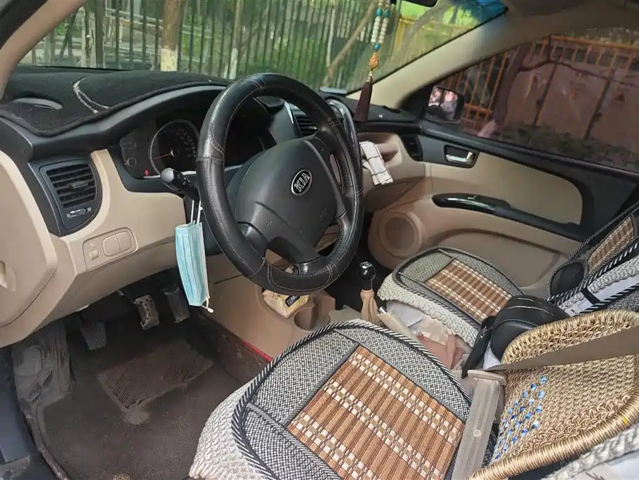Kia Sportage 2013 2.0L Manual 2WD GL фото 12