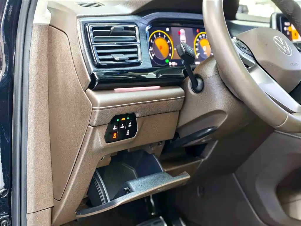 Volkswagen Viloran 2023 380TSI Prestige Edition фото 18