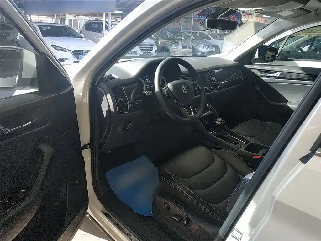 Škoda Kodiaq 2017 TSI330 7-seater 2WD Luxury Edition фото 16