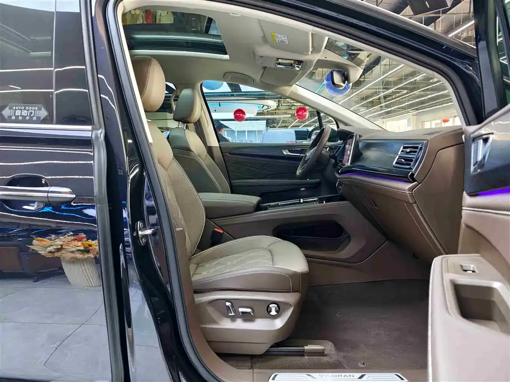 Volkswagen Viloran 2024 380TSI Executive Edition фото 7
