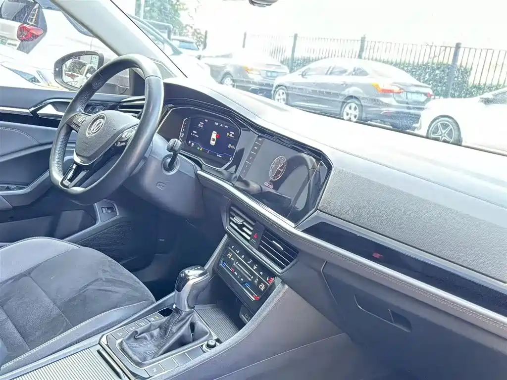 Volkswagen Sagitar 2021 280TSI DSG Luxury Smart Connect фото 13