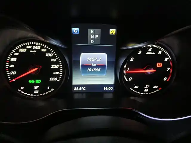 Mercedes-Benz GLC 2016 GLC 260 4MATIC Dynamic — фото 4