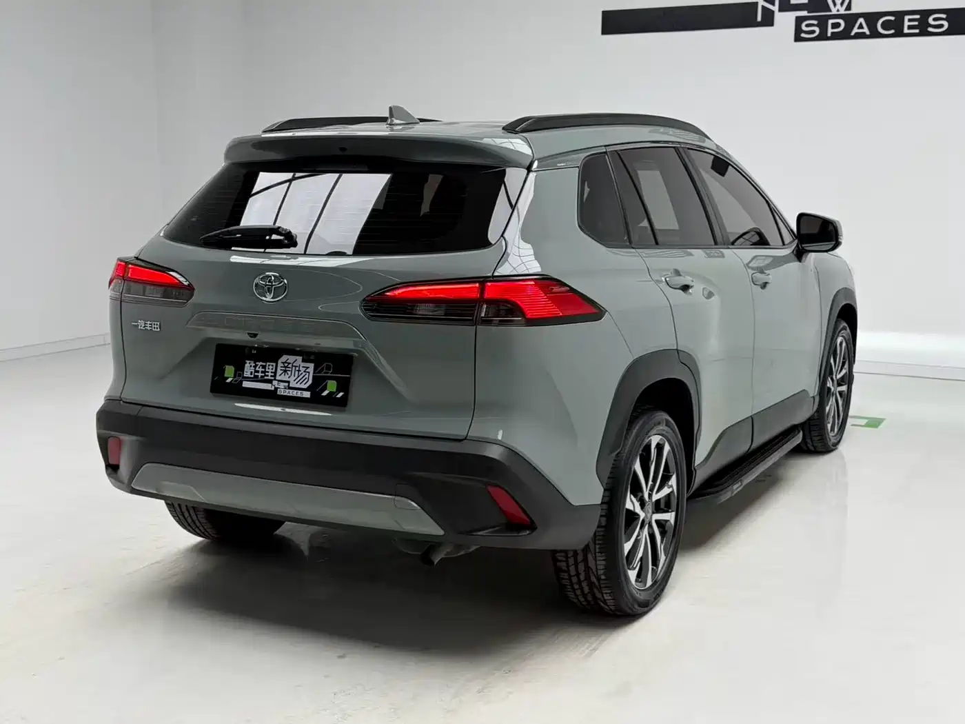 Toyota Corolla Cross 2023 2.0L Premium Edition фото 4
