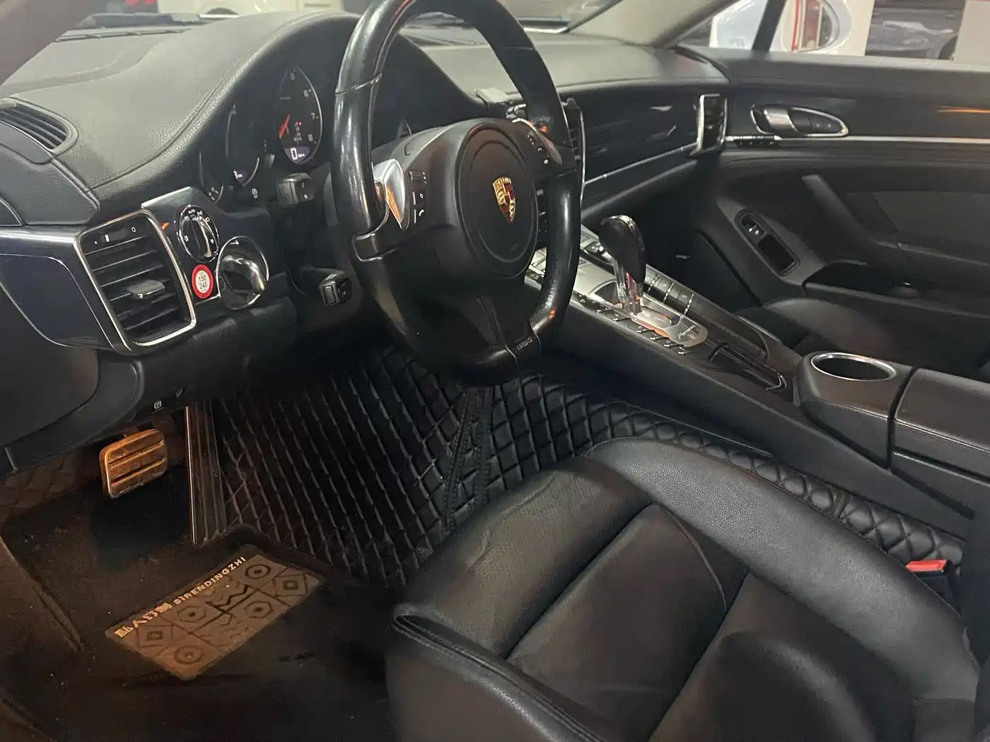 Porsche Panamera 2014 Panamera 4 3.0T фото 4
