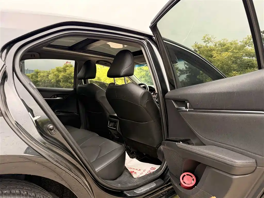 Toyota Camry 2021 2.5G Luxury Edition фото 14