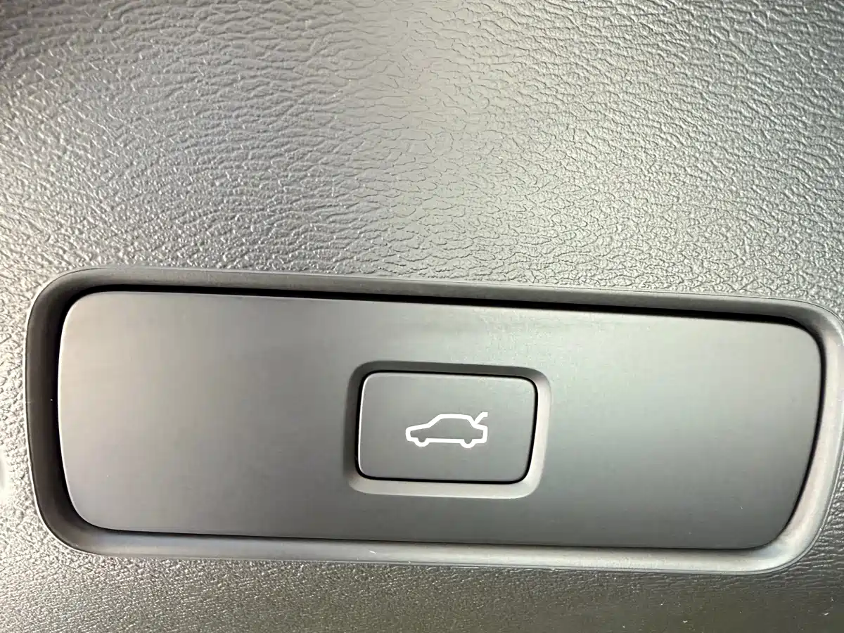 Volvo XC40 2025 2024 B3 Smart Elite Luxury Edition