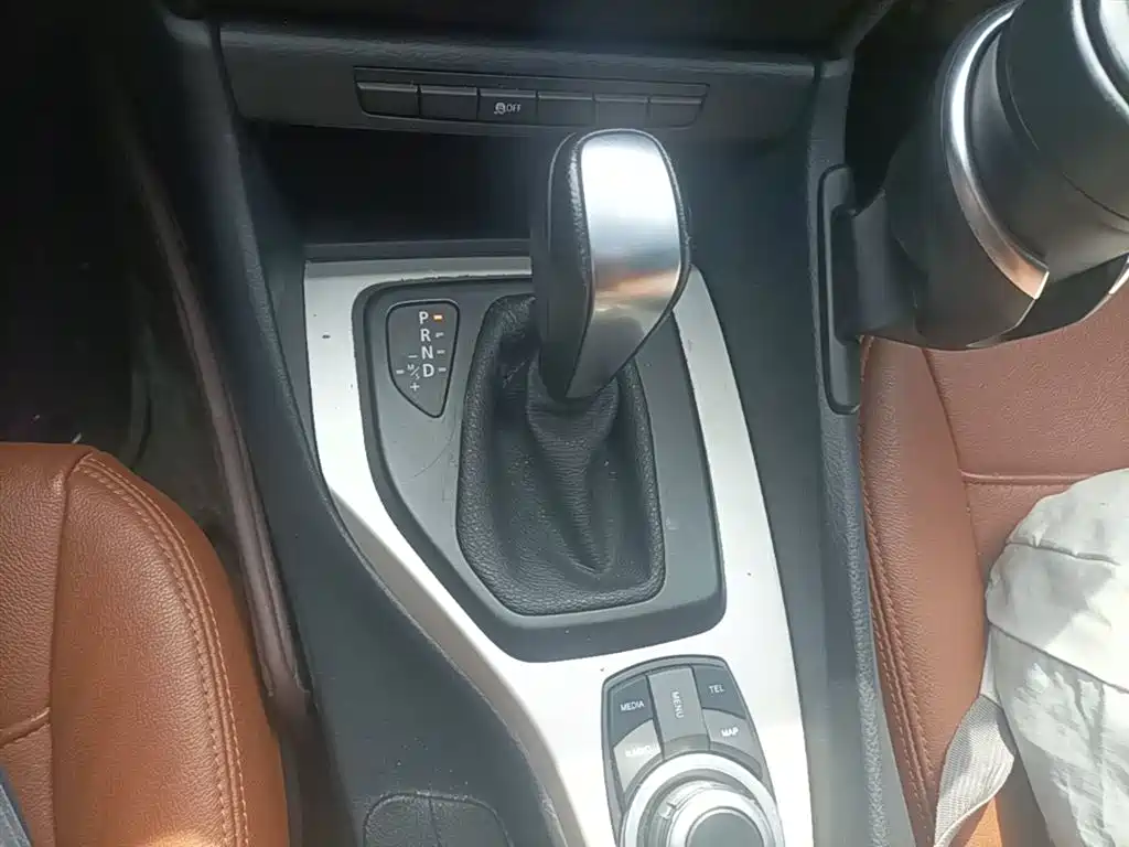 BMW X1 2013 sDrive18i Fashion фото 21
