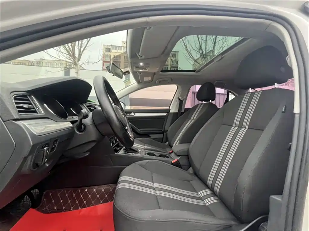 Volkswagen Lamando 2017 230TSI DSG Trend Edition фото 12