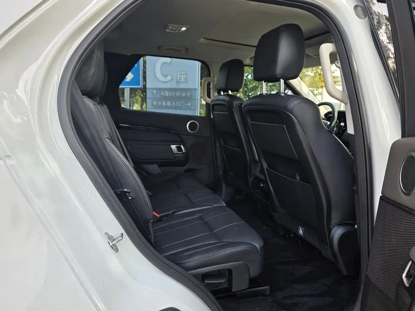 Land Rover Discovery 2019 3.0 SC V6 SE фото 11