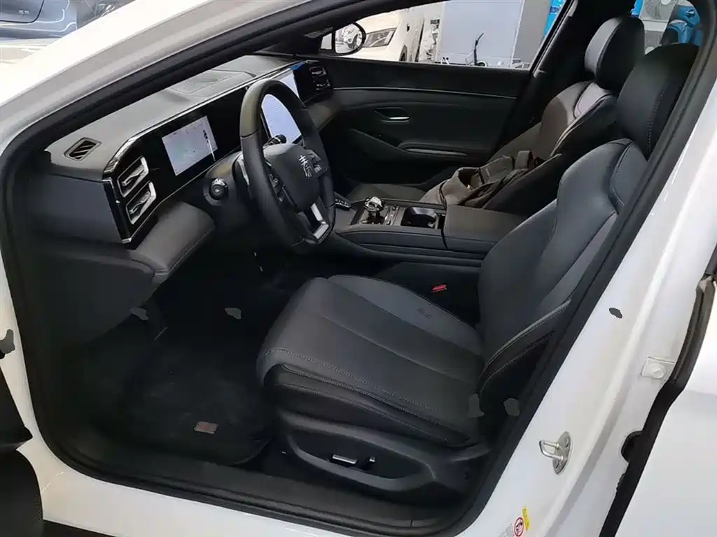 BYD Qin L 2025 DM-i Smart Drive Edition 120KM Surpassing фото 15