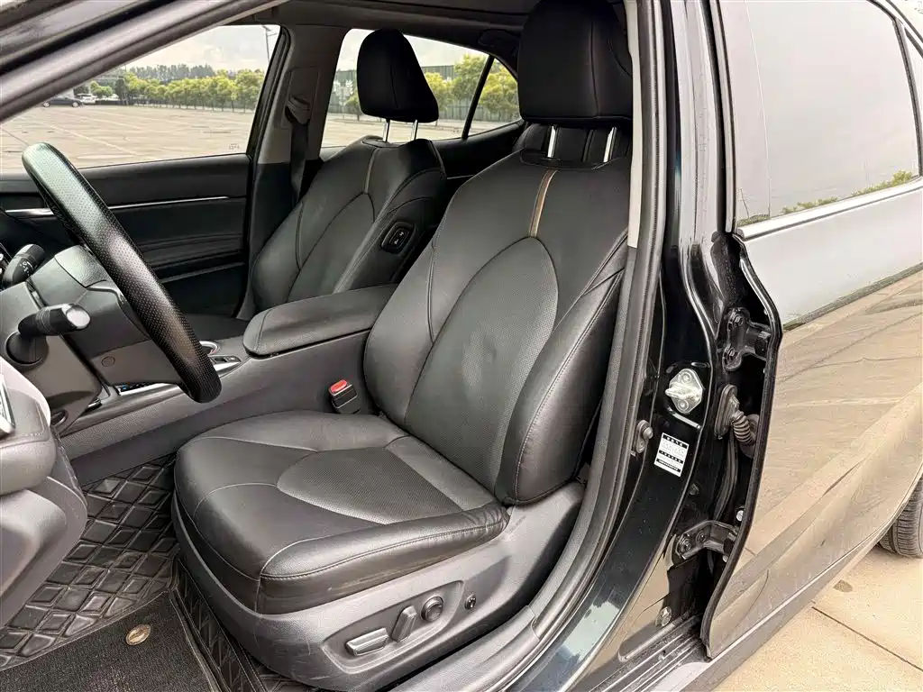 Toyota Camry 2021 2.5G Luxury Edition фото 5