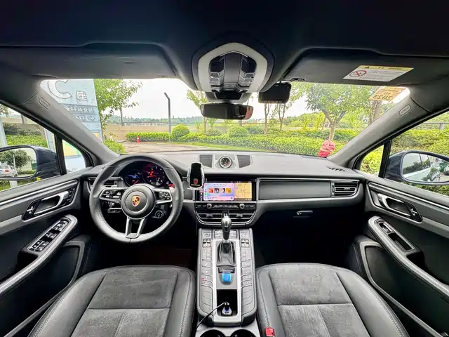 Porsche Macan 2021 Macan 2.0T — фото 5