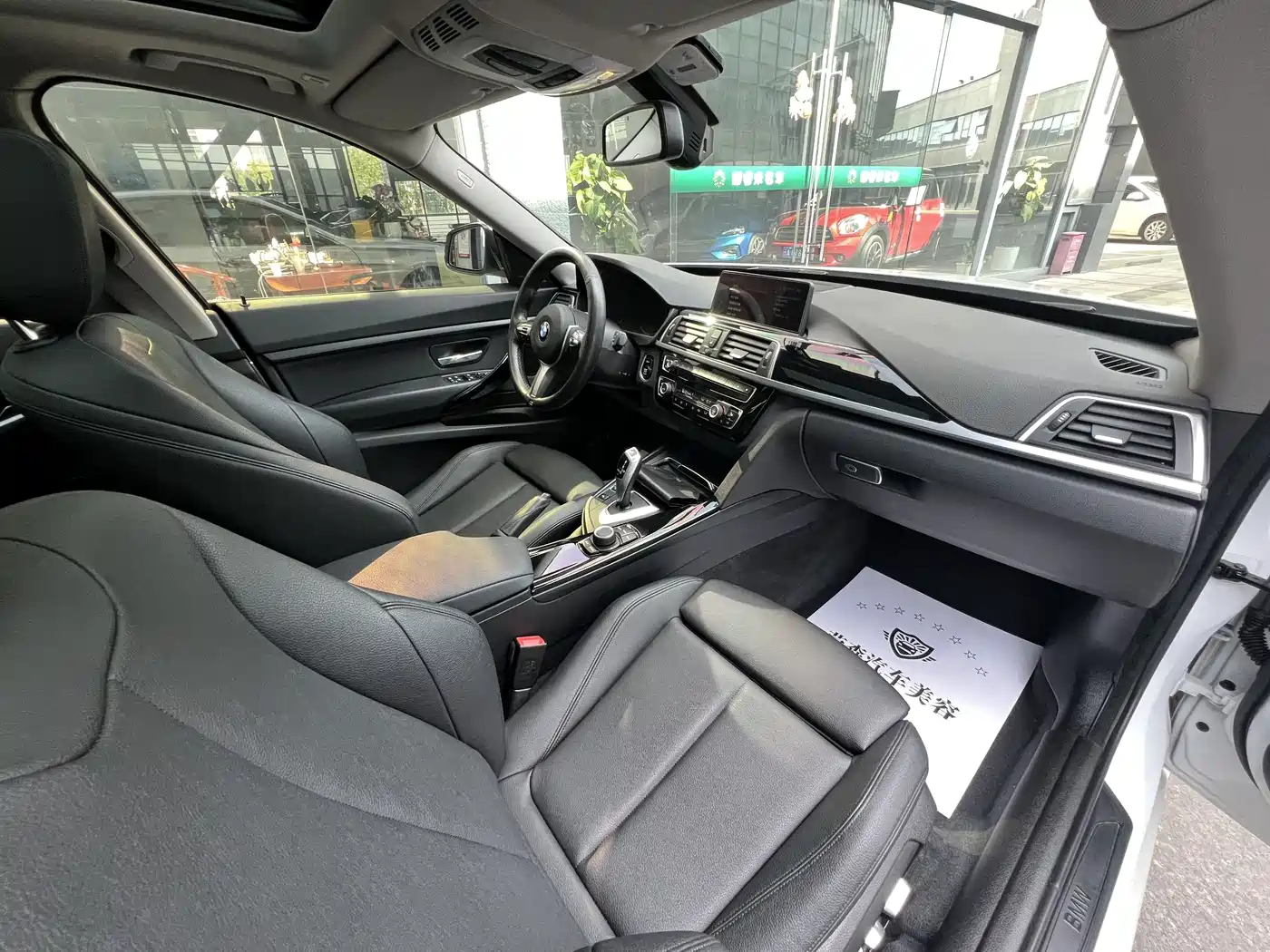 BMW 3 Series GT 2018 320i Luxury Design Package фото 14