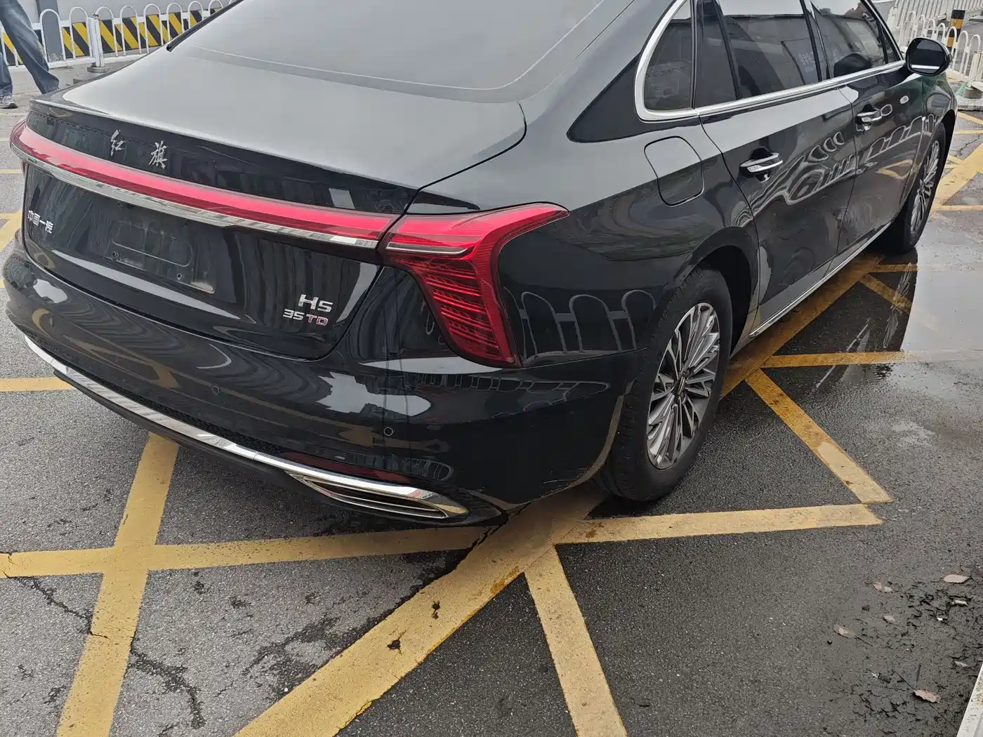 Hongqi H5 2023 1.5T DCT Smart Connect Joy Edition фото 7