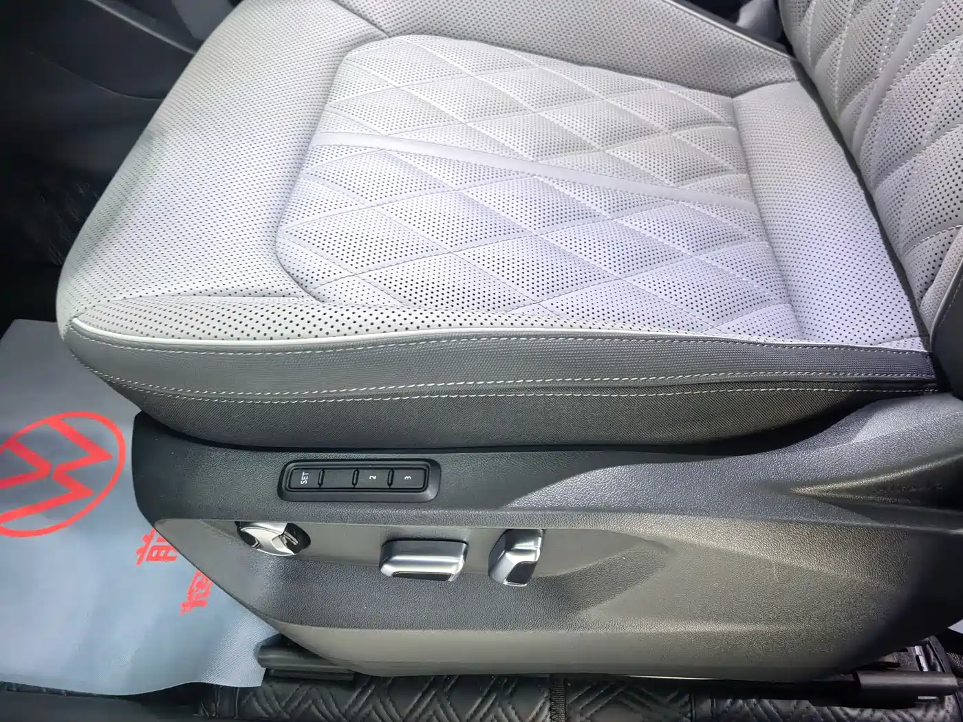 Volkswagen Talagon 2023 380TSI 4WD R-Line Launch Edition фото 12