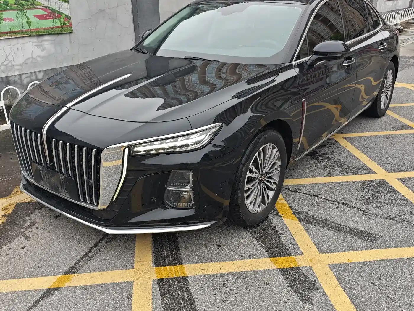 Hongqi H5 2023 1.5T DCT Smart Connect Joy Edition фото 3