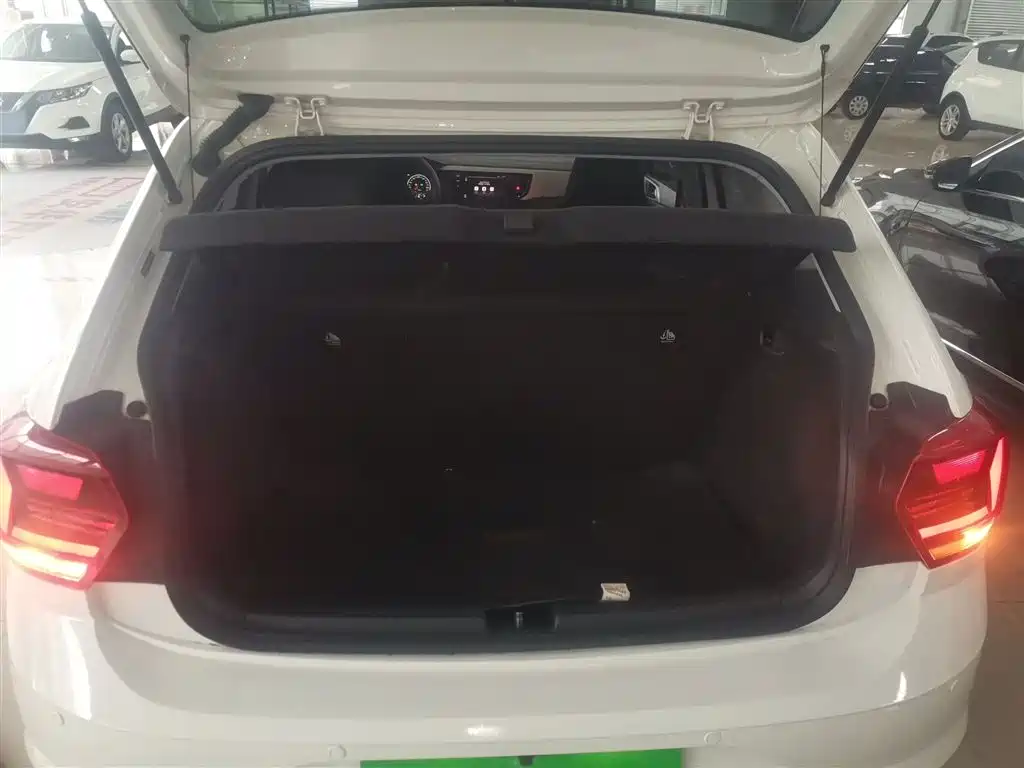Volkswagen Polo 2022 Plus 1.5L Automatic Joyful Living Edition фото 15