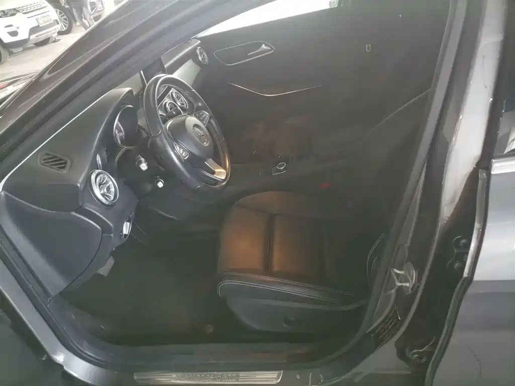 Mercedes-Benz GLA 2016 GLA 200 Dynamic фото 15