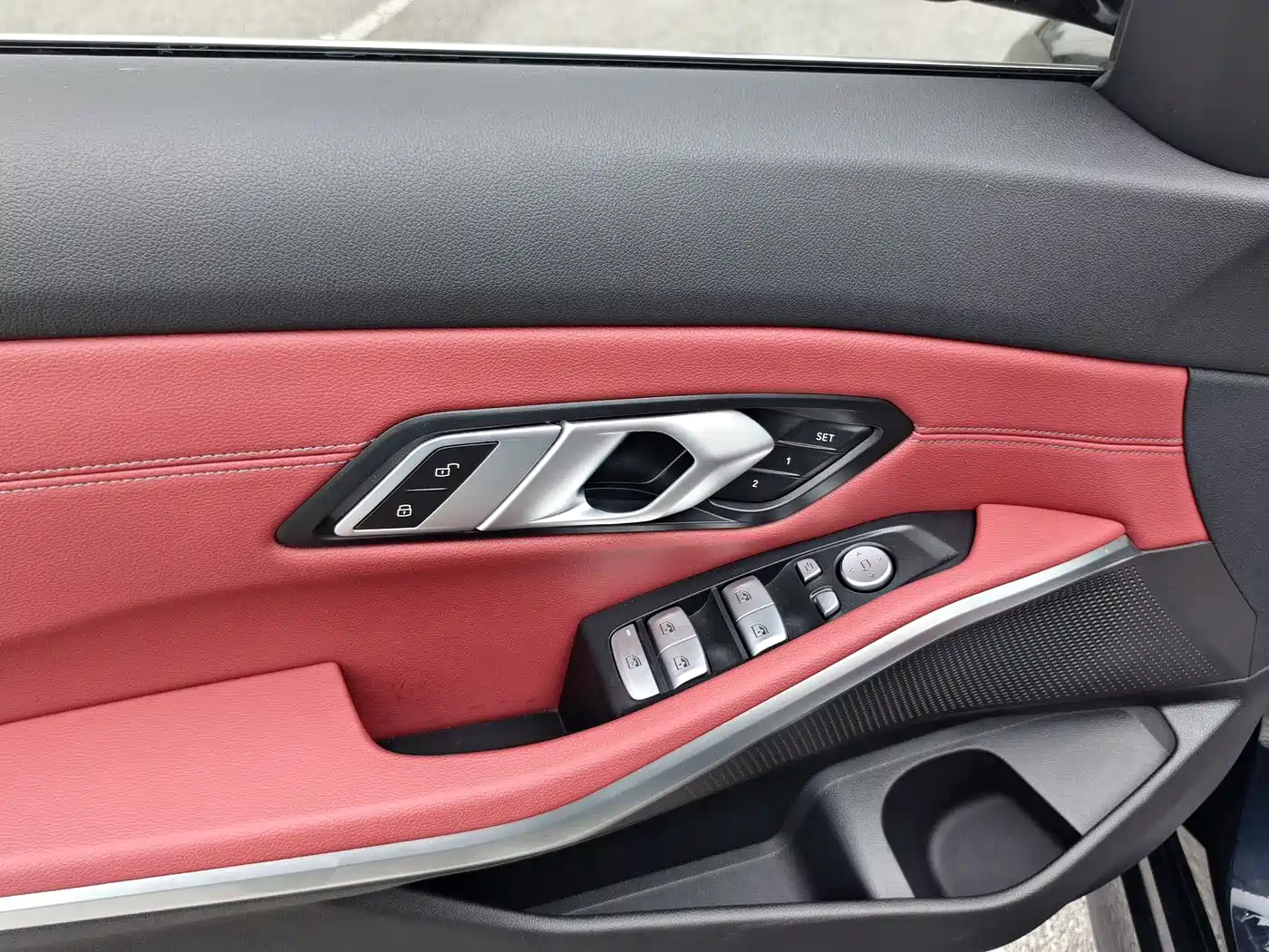 BMW 3 Series 2024 320i M Sport Package фото 11